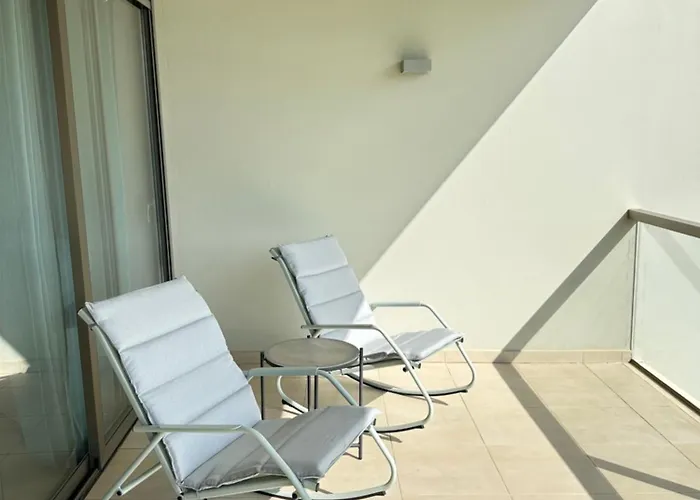 New Stunning Ocean Aprt In 